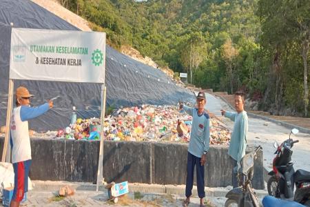 WARGA ALANG ALANG KARIMUNJAWA DIRE