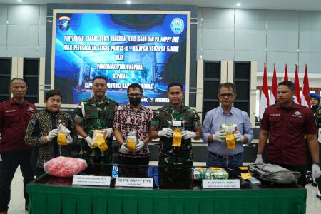Pangdam XIITpr Serahkan 62 Kg Sabu dan