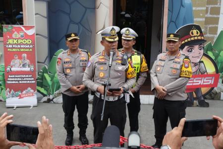 POLDA JATIM  SIAGAKAN 100 PERSONEL