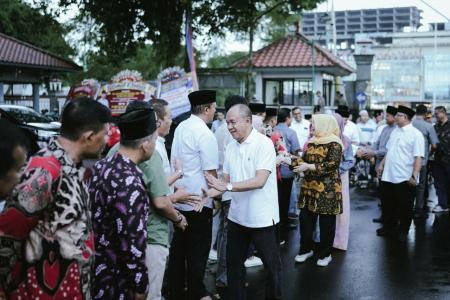 KEDATANGAN BUPATI DAN WAKIL BUPATI
