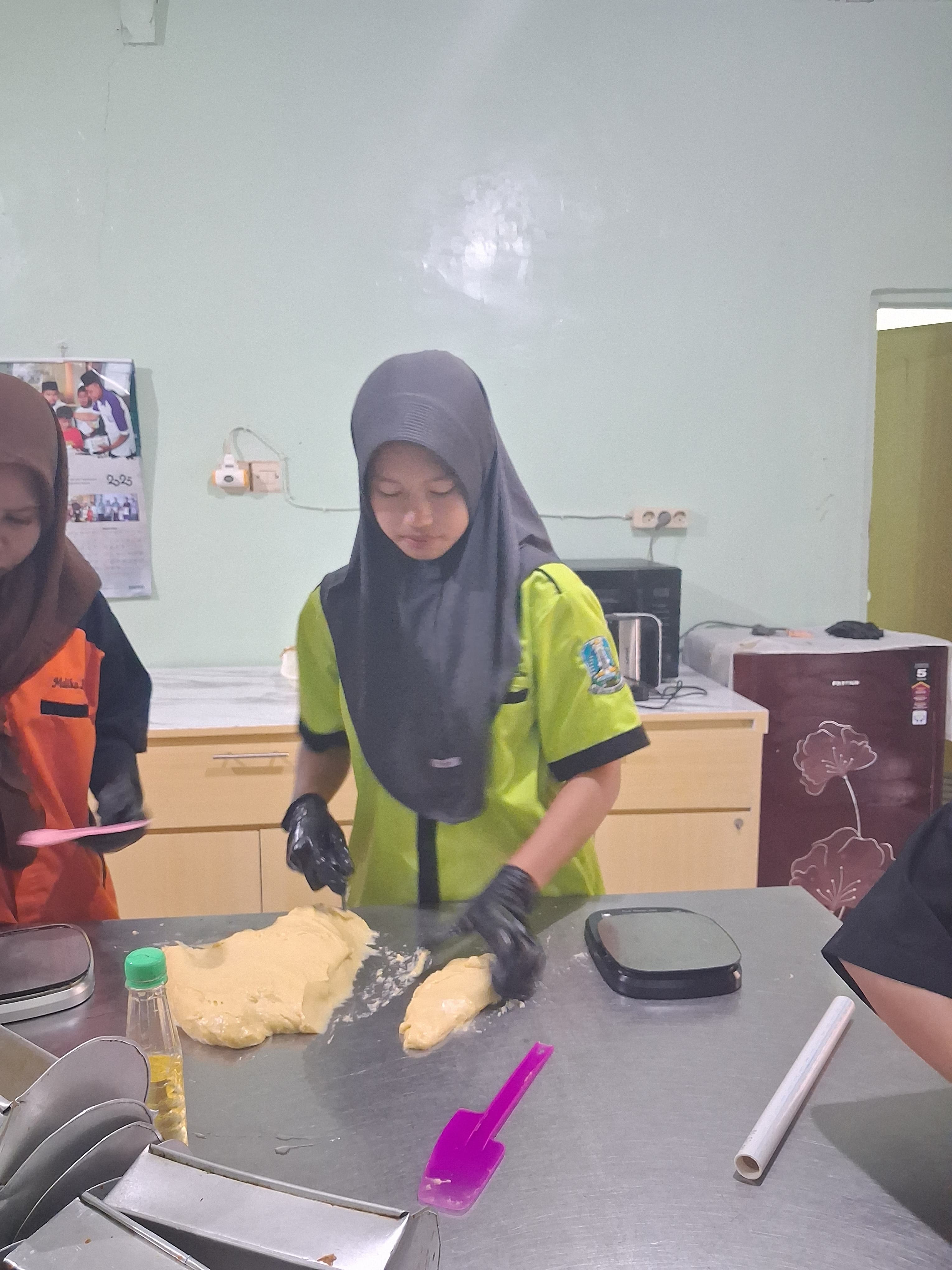 Jembatan Dunia Pendidikan dan Kerja: Siswa SMK Negeri 1 Arjasa Sumenep Mulai PKL di Sumenep Hingga P