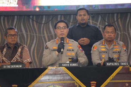 POLDA JATIM UNGKAP FAKTA KERUSUHAN