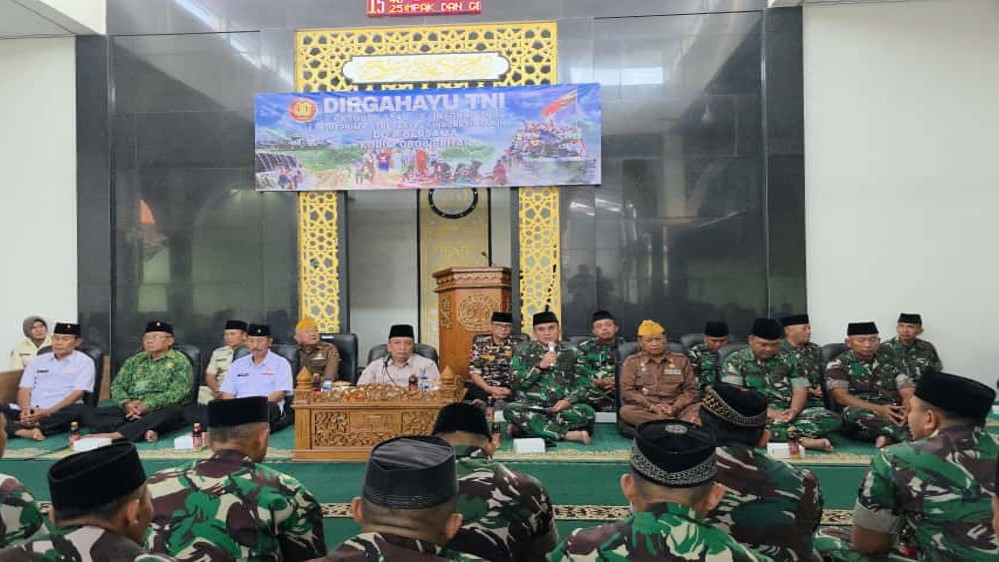 Doa Bersama Di Masjid Al Ikhlas Kodim 0808-Blitar Memperingati HUT Ke 80 TNI Tahun 2025