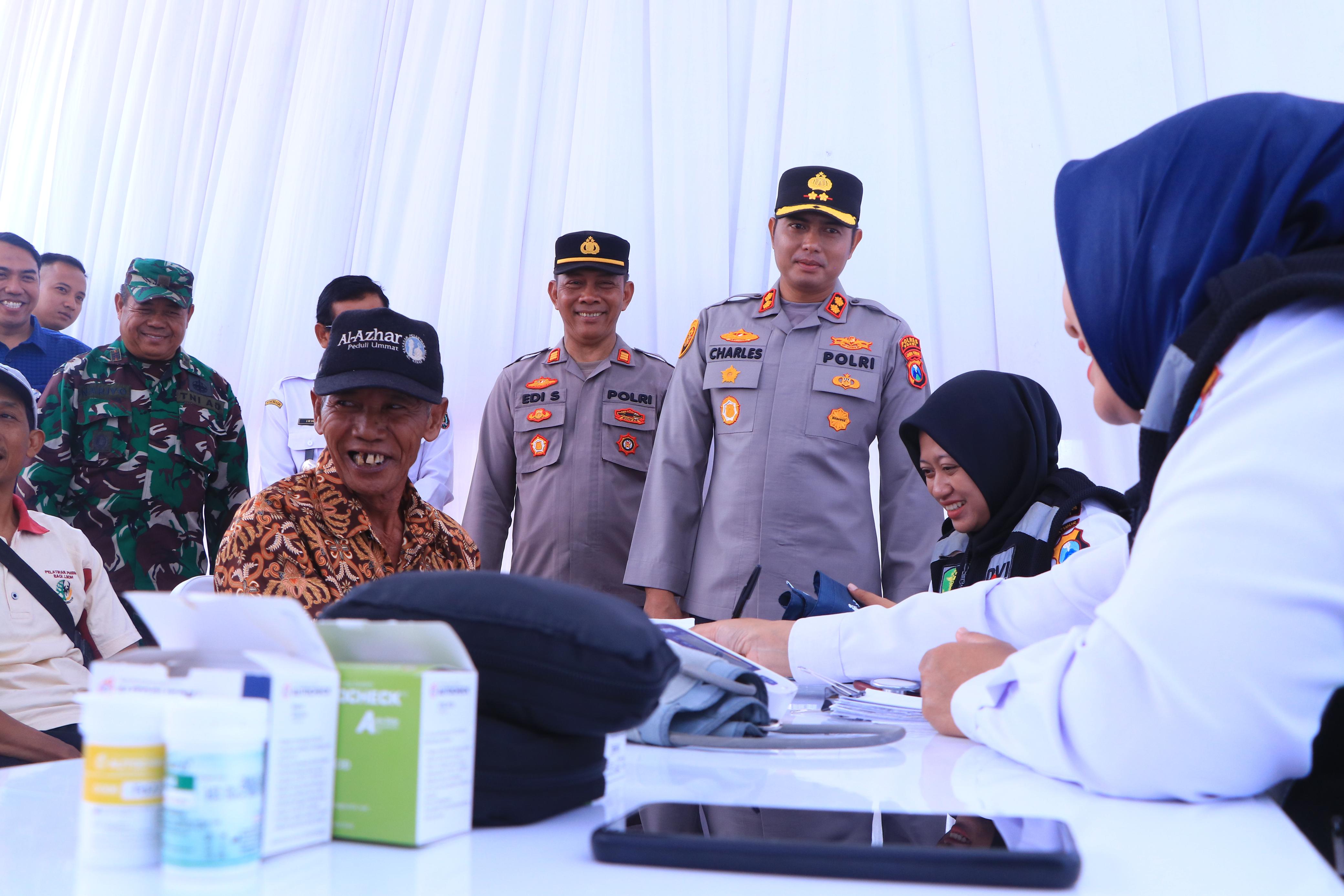 Polres Ngawi Gelar Bakti Kesehatan Gratis Warga Padas : Terima kasih Pak Polisi