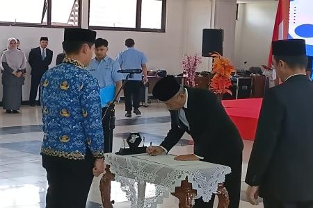 Sumpah Jabatan ASN Wabup Asep Ismail Tekankan ASN Bandung Barat Dimint