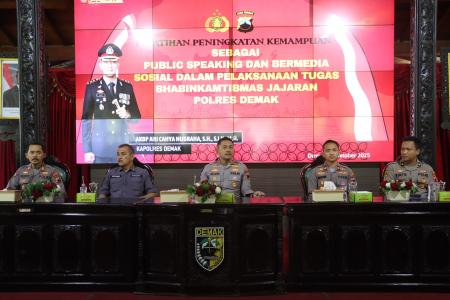  Kapolres Demak Dorong Bhabinkamtibmas Kuasai Public Speaking dan Duni