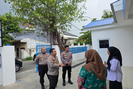 Kapolres Pelabuhan Tanjung Perak Tinjau Kesiapan SPPG Dukung Program P