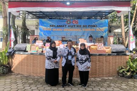 Upacara Hari Guru Nasional 2025 di Pad